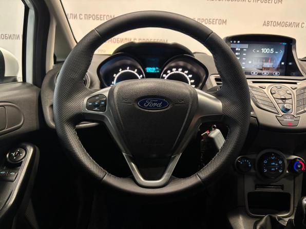 Ford Fiesta Mk6 Рестайлинг с пробегом 2016 года, цена 599 000 рублей, 92282 км, седан, Автокод Объявления