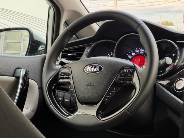 Kia Ceed II Рестайлинг с пробегом 2015 года, цена 1 200 000 рублей, 151445 км, хэтчбек, Автокод Объявления