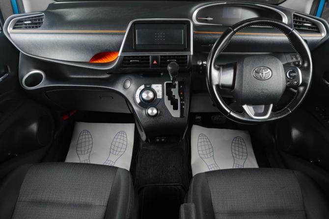 Toyota Sienta II Рестайлинг с пробегом 2019 года, цена 1 679 000 рублей, 78317 км, компактвэн, Автокод Объявления