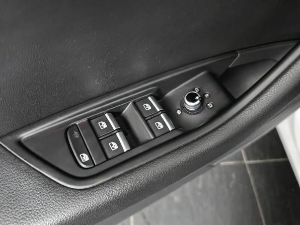 Audi A4 V (B9) Рестайлинг с пробегом 2021 года, цена 3 395 000 рублей, 63206 км, седан, Автокод Объявления