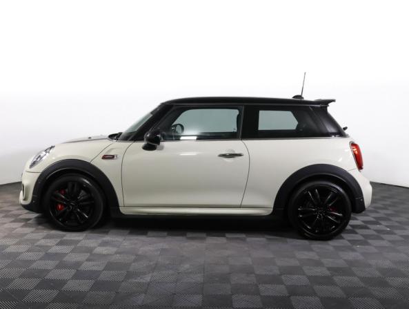 Mini Hatch III (F55/F56) Рестайлинг с пробегом 2018 года, цена 3 019 500 рублей, 49500 км, хэтчбек, Автокод Объявления