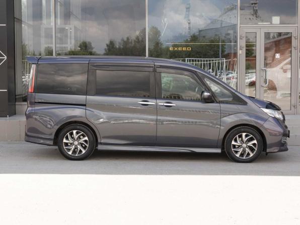 Honda Stepwgn V с пробегом 2015 года, цена 1 490 000 рублей, 167363 км, минивэн, Автокод Объявления