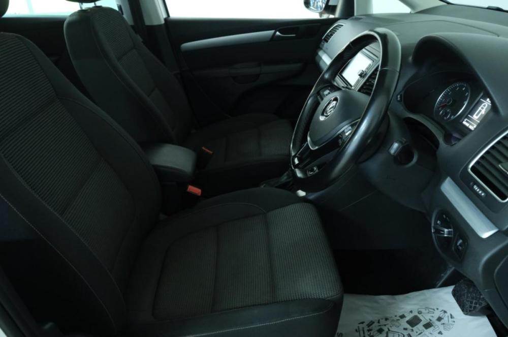 Volkswagen Sharan II Рестайлинг Омск  - изображение 8