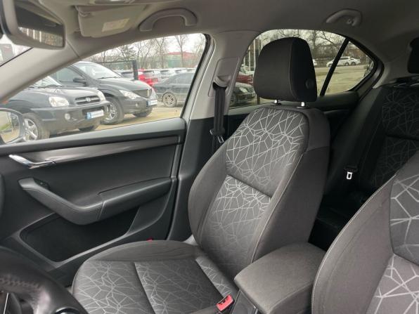 Skoda Octavia III (A7) Рестайлинг с пробегом 2018 года, цена 1 590 000 рублей, 120000 км, лифтбек, Автокод Объявления