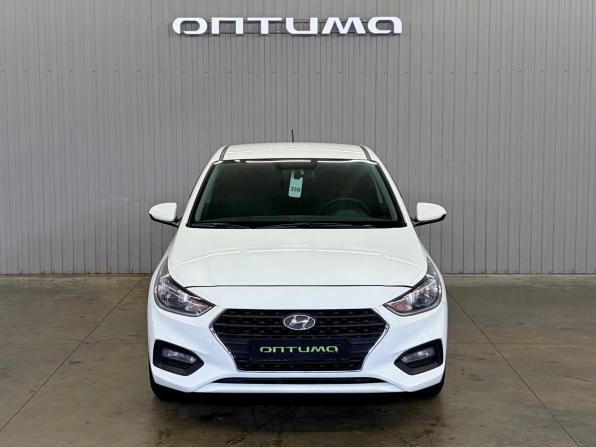 Hyundai Solaris II с пробегом 2018 года, цена 997 000 рублей, 189188 км, седан, Автокод Объявления