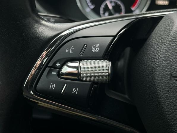 Skoda Superb III Рестайлинг с пробегом 2021 года, цена 2 099 000 рублей, 139031 км, лифтбек, Автокод Объявления