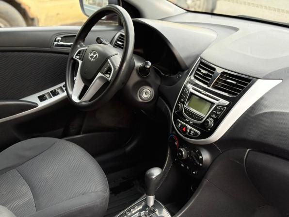 Hyundai Solaris I с пробегом 2012 года, цена 760 000 рублей, 198000 км, седан, Автокод Объявления