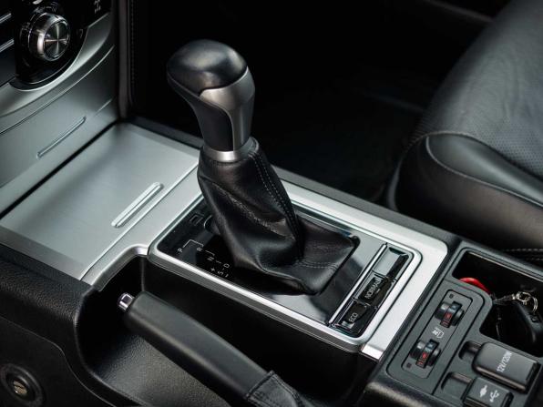 Toyota Land Cruiser Prado 150 Series Рестайлинг 2 с пробегом 2019 года, цена 6 405 000 рублей, 123224 км, внедорожник, Автокод Объявления