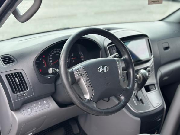 Hyundai H-1 II Рестайлинг с пробегом 2016 года, цена 1 780 000 рублей, 382060 км, минивэн, Автокод Объявления