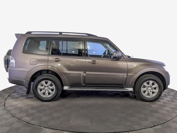 Mitsubishi Pajero IV Рестайлинг 2 с пробегом 2015 года, цена 2 590 000 рублей, 141320 км, внедорожник, Автокод Объявления