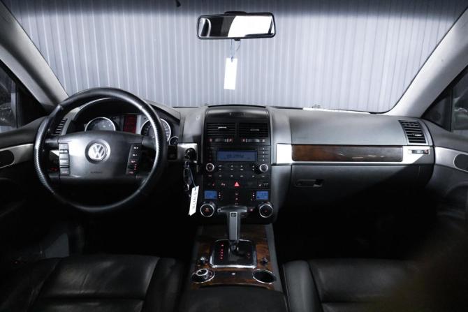 Volkswagen Touareg I Рестайлинг с пробегом 2007 года, цена 749 000 рублей, 294491 км, внедорожник, Автокод Объявления