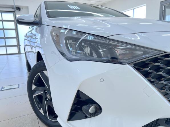 Hyundai Solaris II Рестайлинг с пробегом 2021 года, цена 1 650 000 рублей, 94222 км, седан, Автокод Объявления
