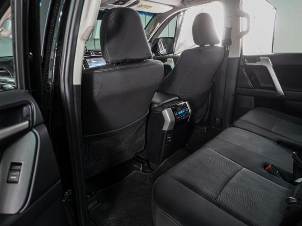 Toyota Land Cruiser Prado 150 Series Рестайлинг 2 с пробегом 2019 года, цена 4 399 000 рублей, 229601 км, внедорожник, Автокод Объявления