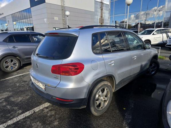 Volkswagen Tiguan I Рестайлинг с пробегом 2012 года, цена 729 000 рублей, 240000 км, внедорожник, Автокод Объявления