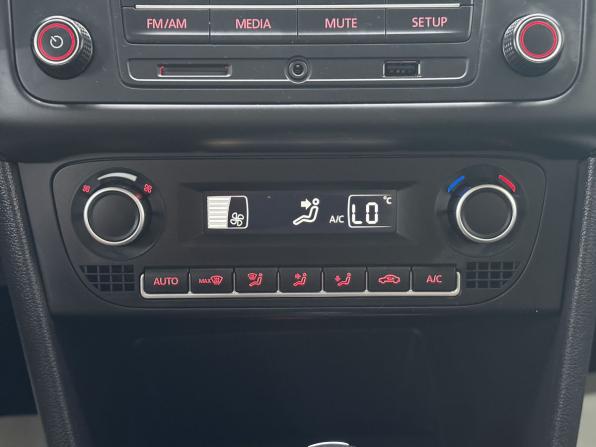 Volkswagen Polo V Рестайлинг с пробегом 2016 года, цена 1 399 000 рублей, 58254 км, седан, Автокод Объявления