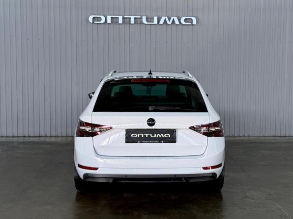 Skoda Superb III с пробегом 2018 года, цена 1 997 000 рублей, 235000 км, универсал, Автокод Объявления