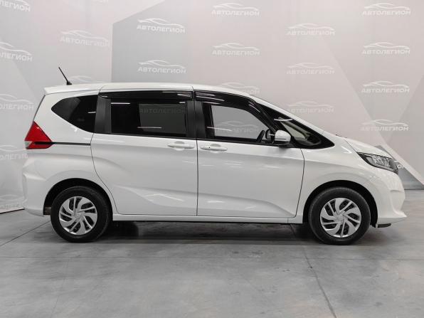 Honda Freed II с пробегом 2018 года, цена 1 630 000 рублей, 156016 км, компактвэн, Автокод Объявления
