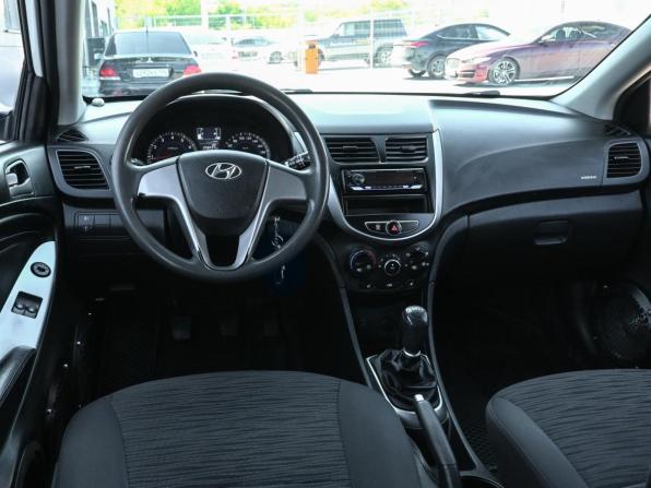 Hyundai Solaris I Рестайлинг с пробегом 2015 года, цена 870 000 рублей, 258237 км, седан, Автокод Объявления