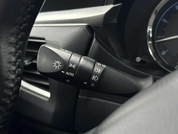 Toyota Corolla XI (E160 E170 E180) с пробегом 2013 года, цена 1 299 000 рублей, 90000 км, седан, Автокод Объявления