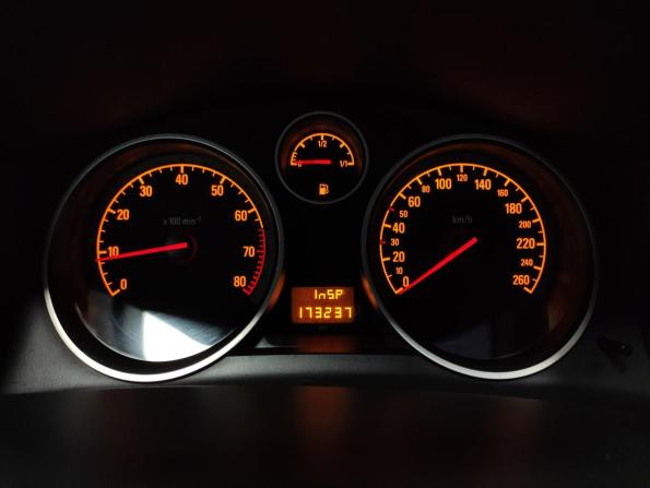 Opel Astra H Рестайлинг с пробегом 2011 года, цена 570 000 рублей, 173236 км, седан, Автокод Объявления