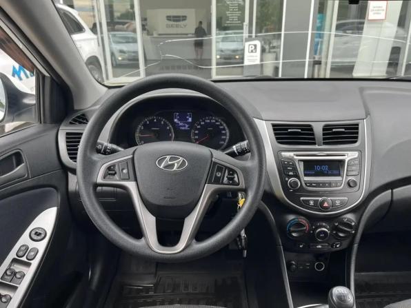 Hyundai Solaris I Рестайлинг с пробегом 2015 года, цена 1 080 000 рублей, 45725 км, седан, Автокод Объявления
