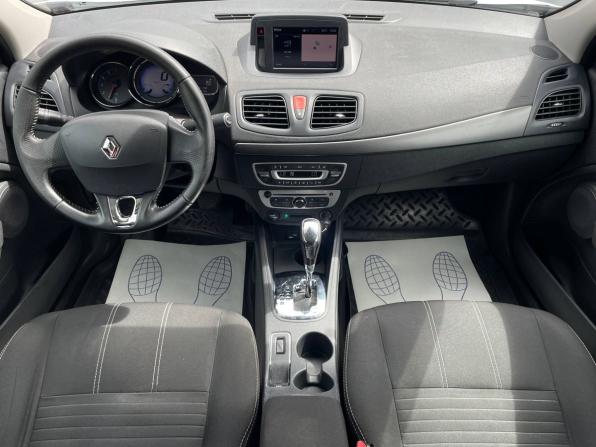 Renault Fluence I Рестайлинг с пробегом 2016 года, цена 920 000 рублей, 238216 км, седан, Автокод Объявления