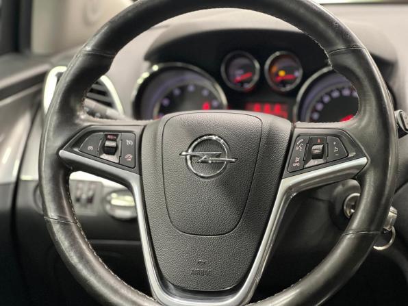 Opel Mokka I с пробегом 2013 года, цена 1 135 000 рублей, 108878 км, внедорожник, Автокод Объявления