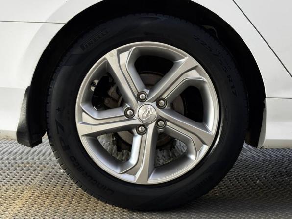 Hyundai Sonata VII (LF) Рестайлинг с пробегом 2018 года, цена 1 750 000 рублей, 122000 км, седан, Автокод Объявления