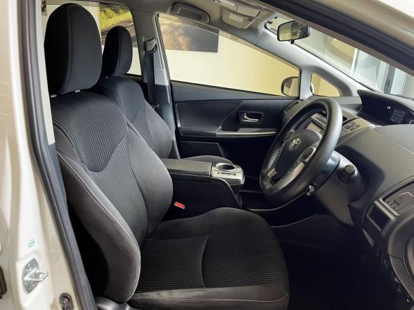 Toyota Prius Alpha I (ZVW40/41) Рестайлинг с пробегом 2015 года, цена 1 410 000 рублей, 180000 км, универсал, Автокод Объявления