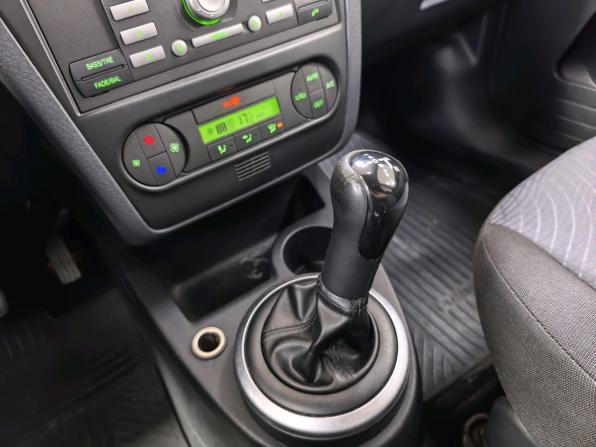 Ford Fusion I Рестайлинг с пробегом 2008 года, цена 360 000 рублей, 196395 км, хэтчбек, Автокод Объявления