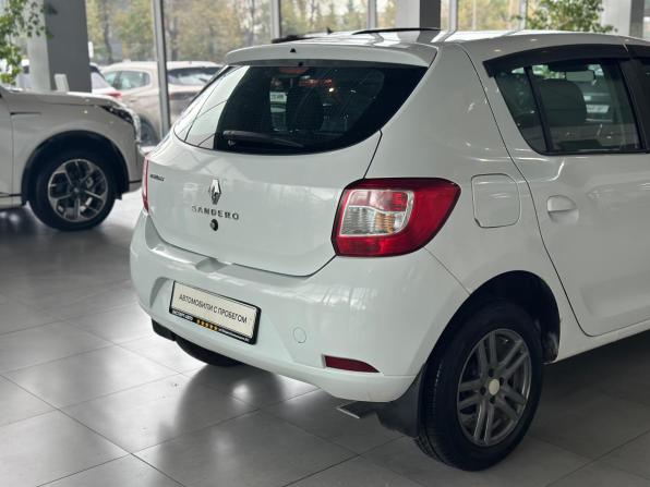 Renault Sandero II с пробегом 2016 года, цена 645 000 рублей, 99000 км, хэтчбек, Автокод Объявления