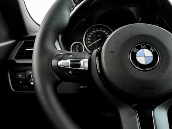 BMW 3 серии VI (F3x) Рестайлинг с пробегом 2018 года, цена 2 680 000 рублей, 158085 км, седан, Автокод Объявления
