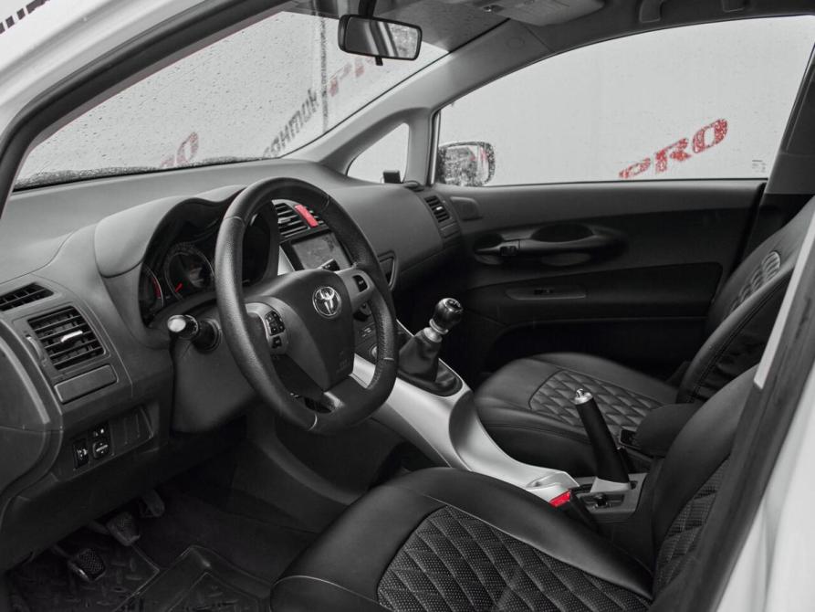 Toyota Auris I Рестайлинг Екатеринбург  - изображение 10
