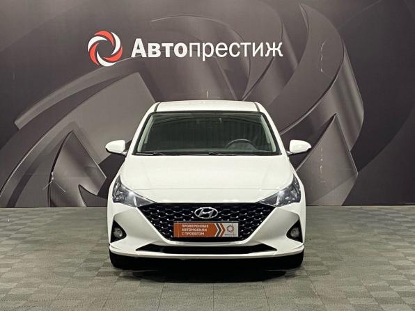 Hyundai Solaris II Рестайлинг с пробегом 2021 года, цена 1 544 000 рублей, 65234 км, седан, Автокод Объявления