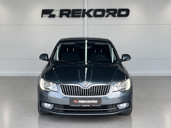 Skoda Superb II Рестайлинг с пробегом 2014 года, цена 1 299 000 рублей, 221781 км, лифтбек, Автокод Объявления