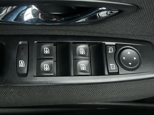 Renault Fluence I Рестайлинг с пробегом 2013 года, цена 740 000 рублей, 150203 км, седан, Автокод Объявления