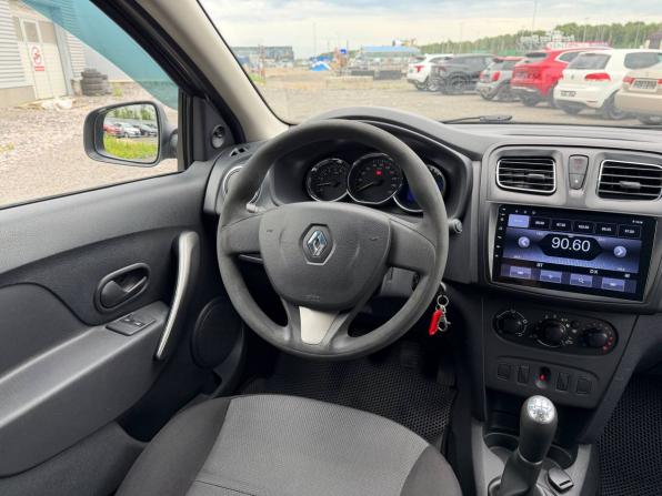 Renault Logan II с пробегом 2017 года, цена 645 000 рублей, 158000 км, седан, Автокод Объявления