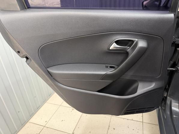 Volkswagen Polo V с пробегом 2012 года, цена 700 000 рублей, 245309 км, седан, Автокод Объявления