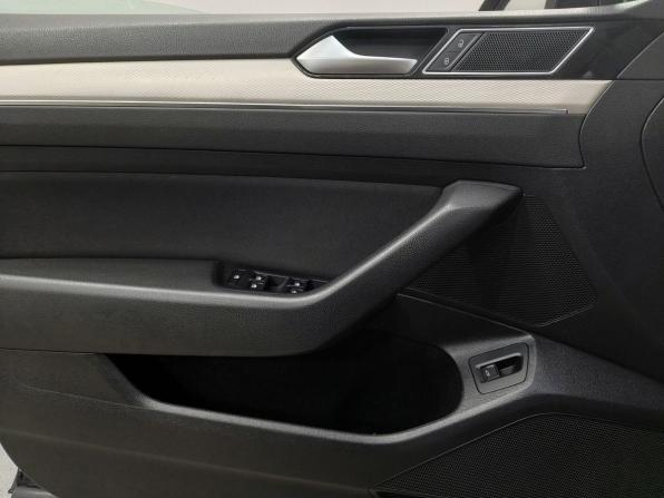 Volkswagen Passat B8 с пробегом 2017 года, цена 1 848 000 рублей, 160438 км, седан, Автокод Объявления