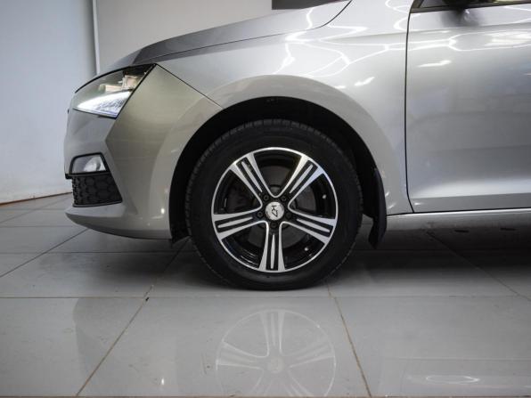 Skoda Rapid II с пробегом 2020 года, цена 1 749 000 рублей, 80099 км, лифтбек, Автокод Объявления