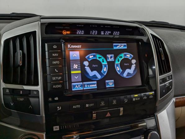Toyota Land Cruiser 200 Series Рестайлинг 1 с пробегом 2014 года, цена 3 995 000 рублей, 187565 км, внедорожник, Автокод Объявления
