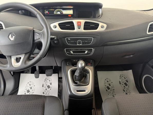Renault Scenic III с пробегом 2010 года, цена 690 000 рублей, 215956 км, компактвэн, Автокод Объявления