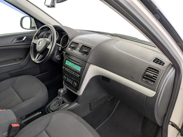 Skoda Yeti I Рестайлинг с пробегом 2015 года, цена 1 275 000 рублей, 112874 км, внедорожник, Автокод Объявления