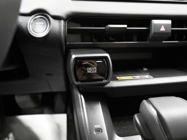 Toyota RAV4 VI (XA60) с пробегом 2026 года, цена 4 295 000 рублей, 15 км, внедорожник, Автокод Объявления
