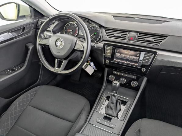 Skoda Superb III с пробегом 2019 года, цена 2 399 000 рублей, 40183 км, лифтбек, Автокод Объявления