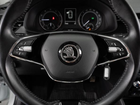 Skoda Rapid II с пробегом 2021 года, цена 1 649 000 рублей, 41892 км, лифтбек, Автокод Объявления