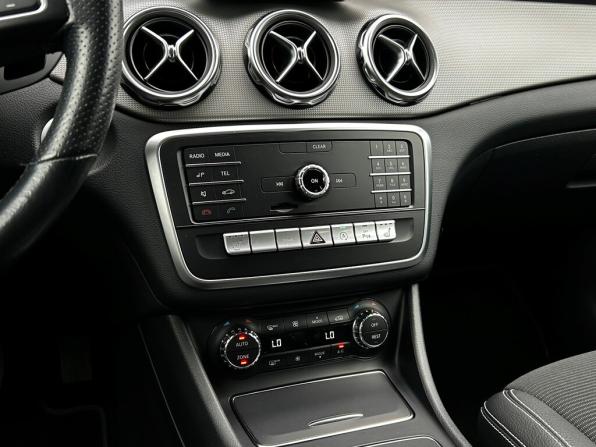 Mercedes-Benz GLA I (X156) Рестайлинг с пробегом 2019 года, цена 2 528 200 рублей, 95783 км, внедорожник, Автокод Объявления