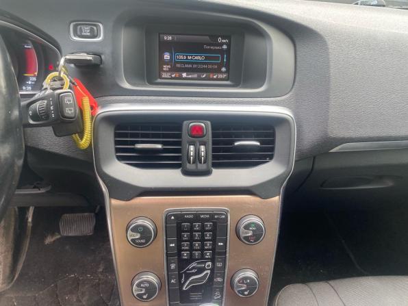 Volvo V40 Cross Country I с пробегом 2013 года, цена 1 298 000 рублей, 249000 км, хэтчбек, Автокод Объявления