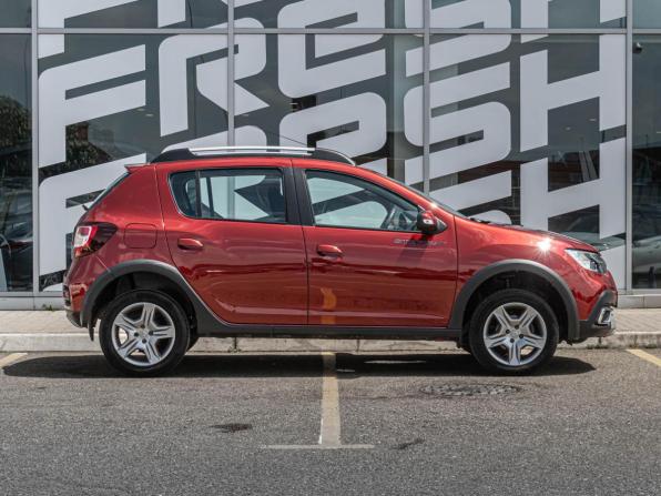 Renault Sandero II Рестайлинг с пробегом 2021 года, цена 1 480 000 рублей, 30171 км, хэтчбек, Автокод Объявления