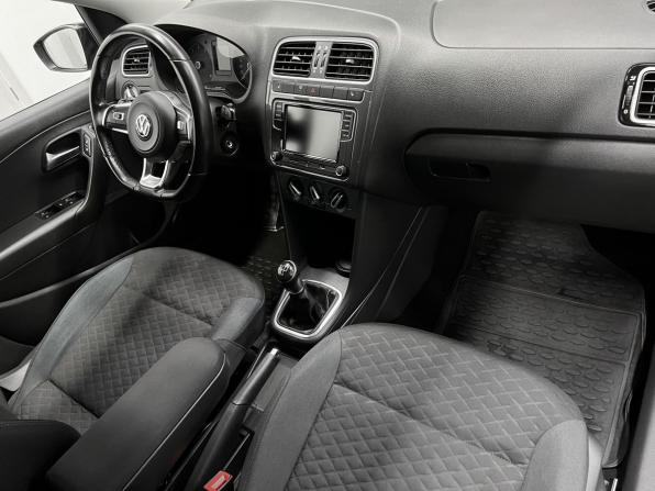 Volkswagen Polo V Рестайлинг с пробегом 2019 года, цена 1 295 000 рублей, 77344 км, седан, Автокод Объявления